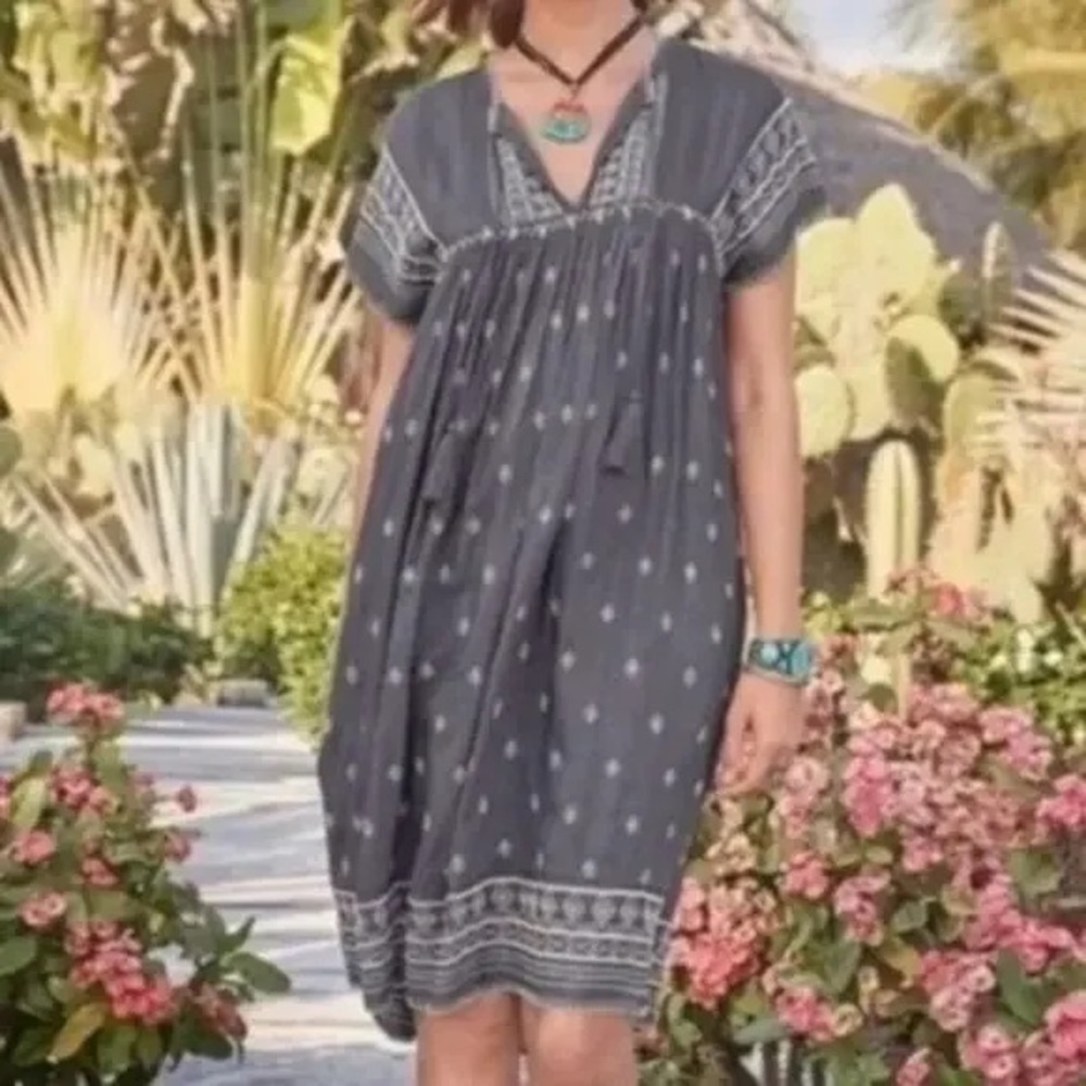 Sundance Aura tunic size PS Bohemian Gray Dress White embroidered boho Dress
